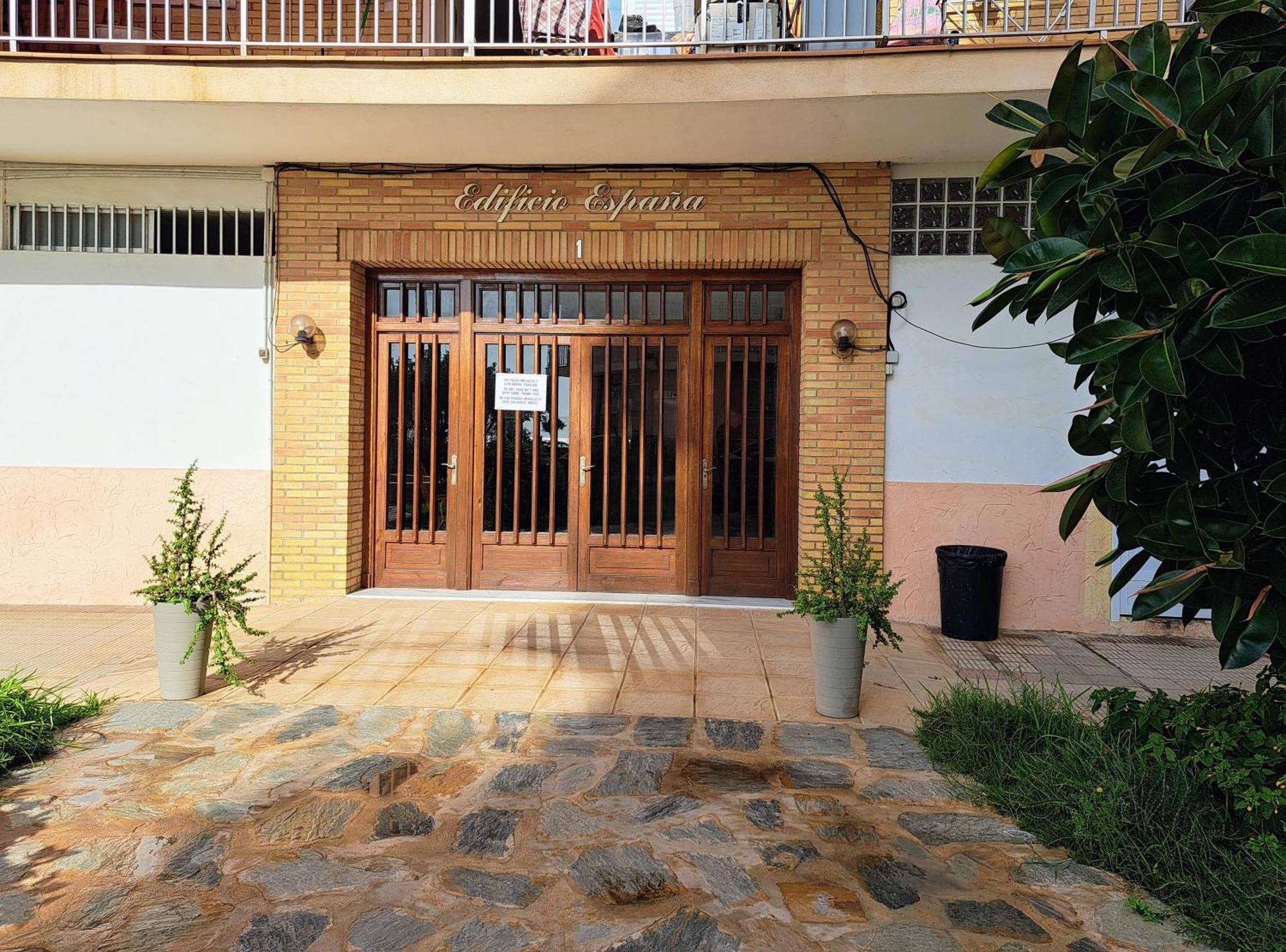 Garden Beach Apartment ตอร์เรเวียคา ภายนอก รูปภาพ